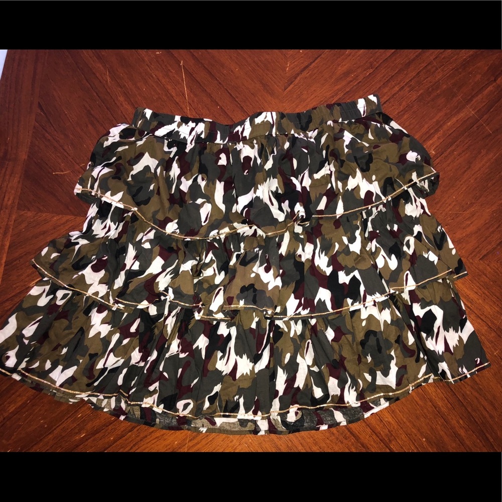 ⚫️ Camo 3-Tiered Ruffles skirt
